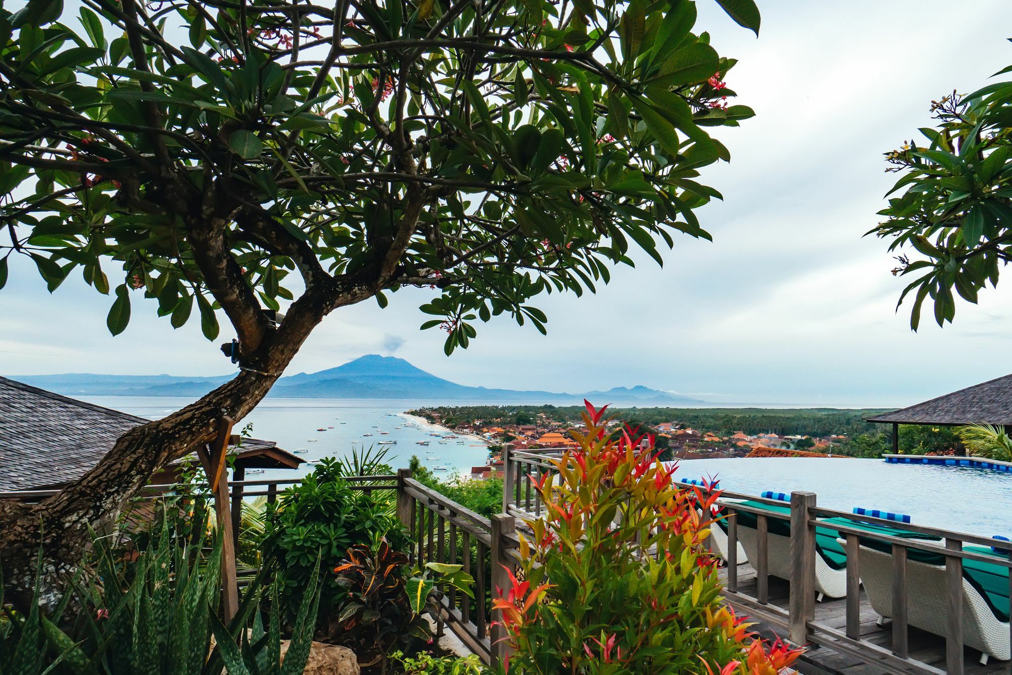 Jenggala Hill Hotel Nusa Lembongan Kültér fotó