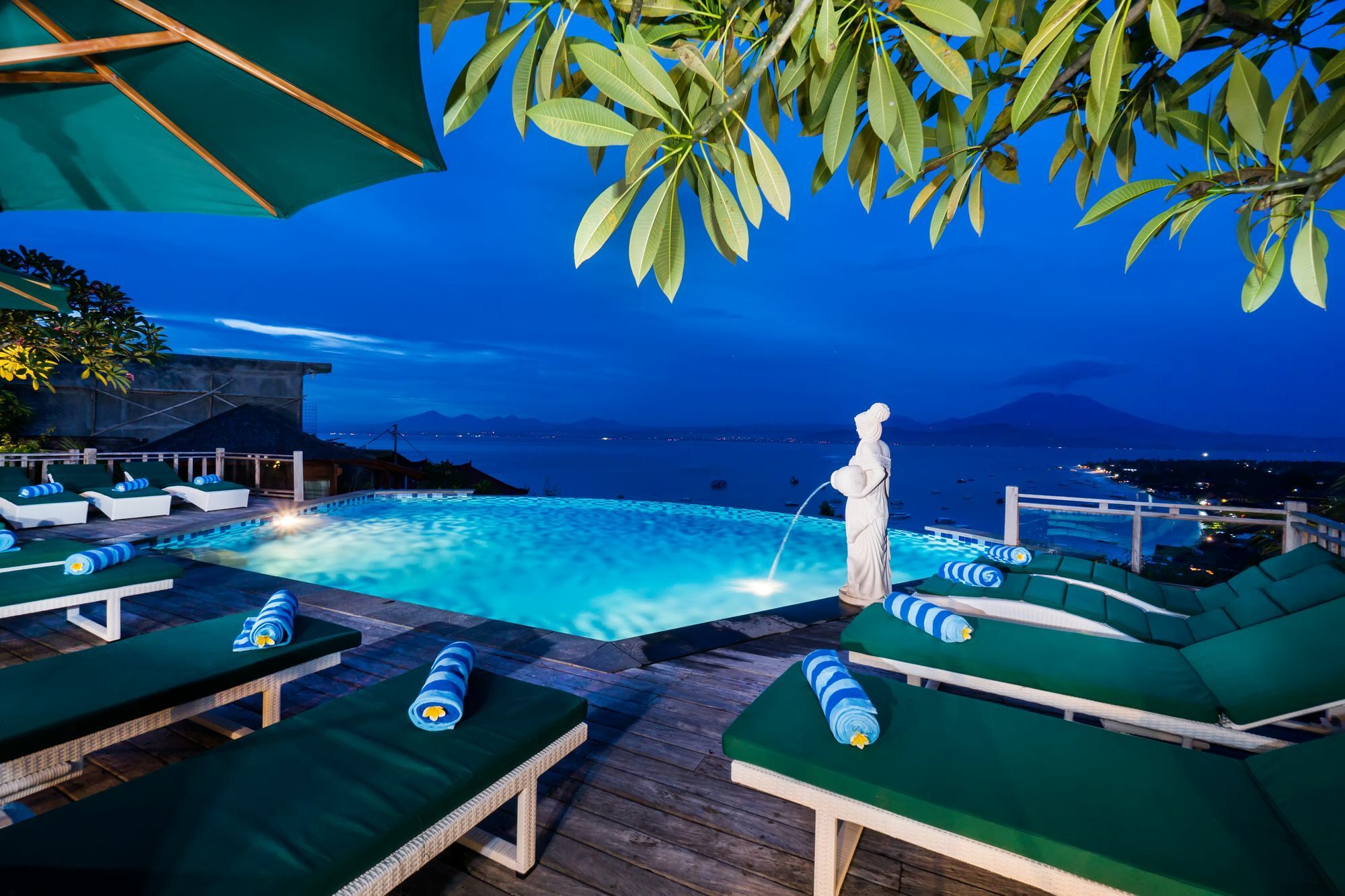 Jenggala Hill Hotel Nusa Lembongan Kültér fotó