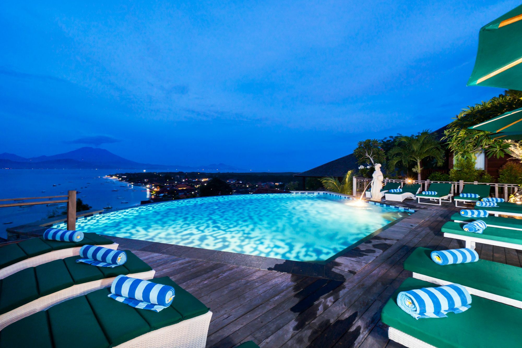 Jenggala Hill Hotel Nusa Lembongan Kültér fotó