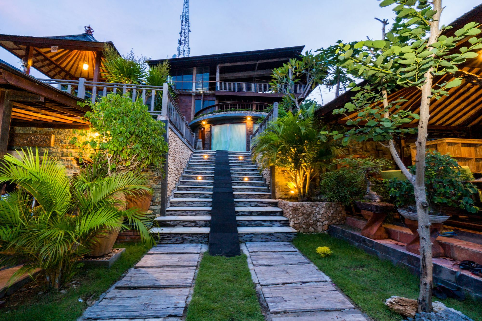 Jenggala Hill Hotel Nusa Lembongan Kültér fotó